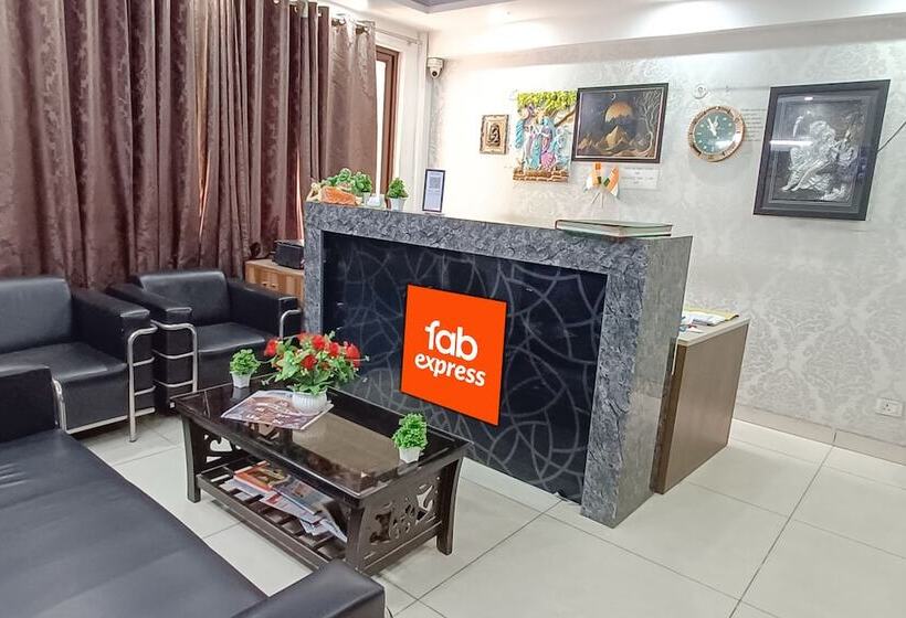 בית מלון כפרי Fabexpress Comfirt Inn