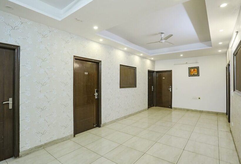 בית מלון כפרי Fabexpress Comfirt Inn