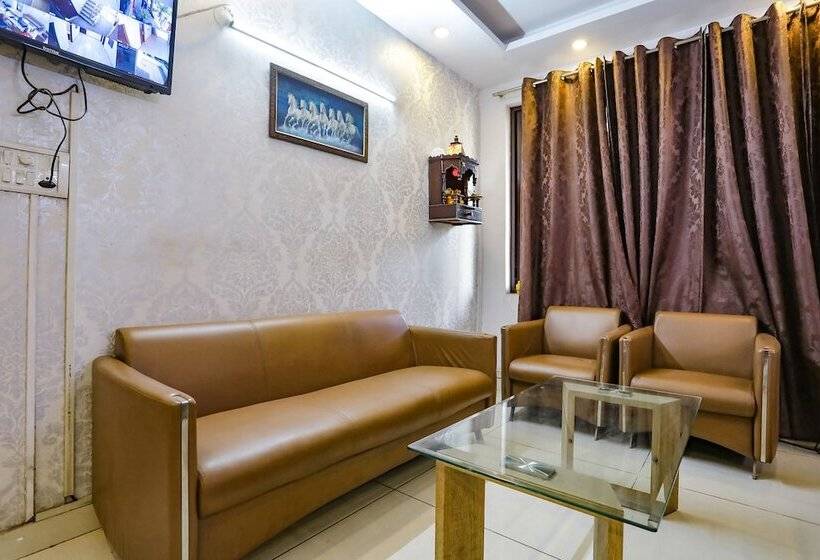 בית מלון כפרי Fabexpress Comfirt Inn