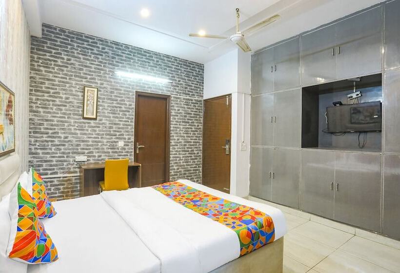 בית מלון כפרי Fabexpress Comfirt Inn