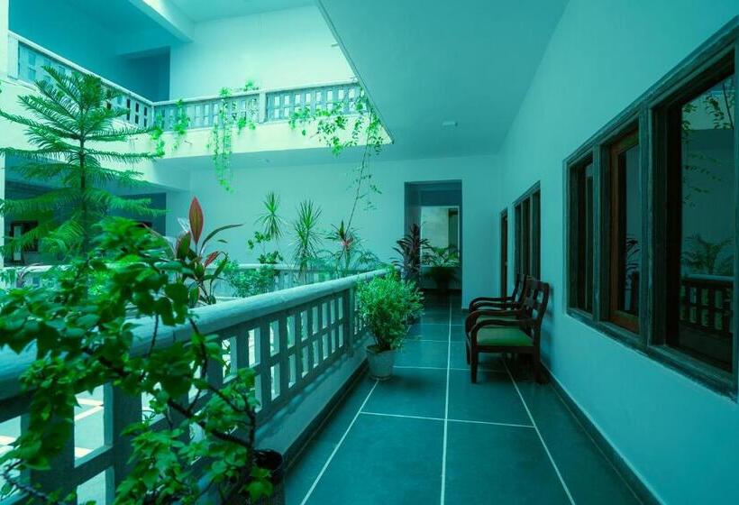 Tripli Hotels Shiv Villas