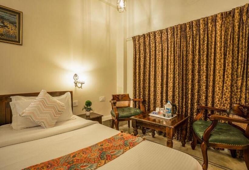 Tripli Hotels Shiv Villas