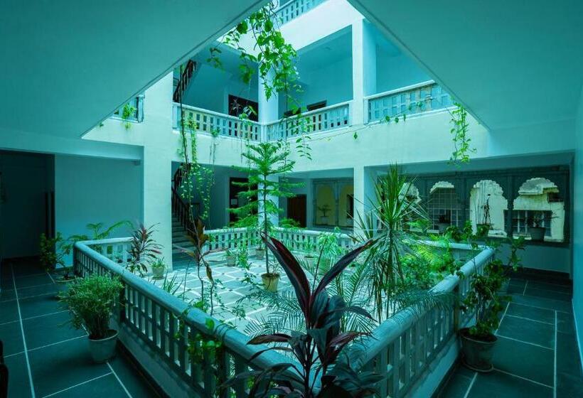 Tripli Hotels Shiv Villas