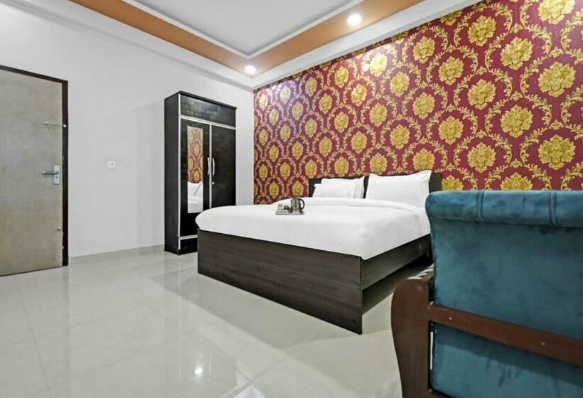 בית מלון כפרי Collection O High Strret