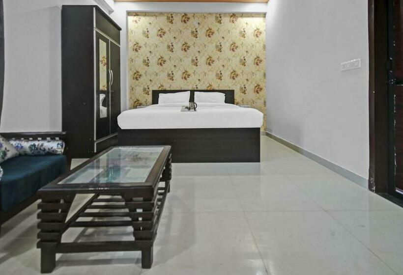 בית מלון כפרי Collection O High Strret