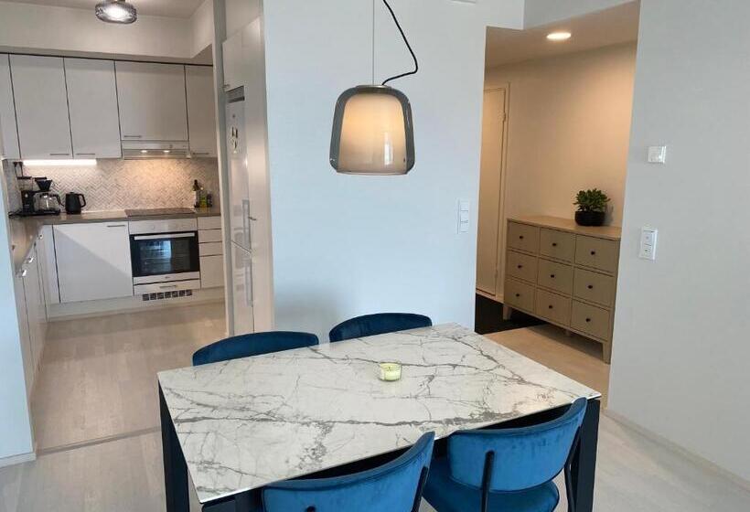 Luxury 1 Bedroom Apartment With Sauna And Sea View