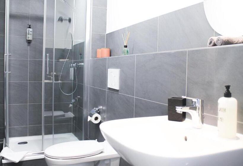 Marvel Apartment Für Freunde & Familien, Stadtnah, Parkplatz, E Ladestation, Gitterbox Für Fahrräd