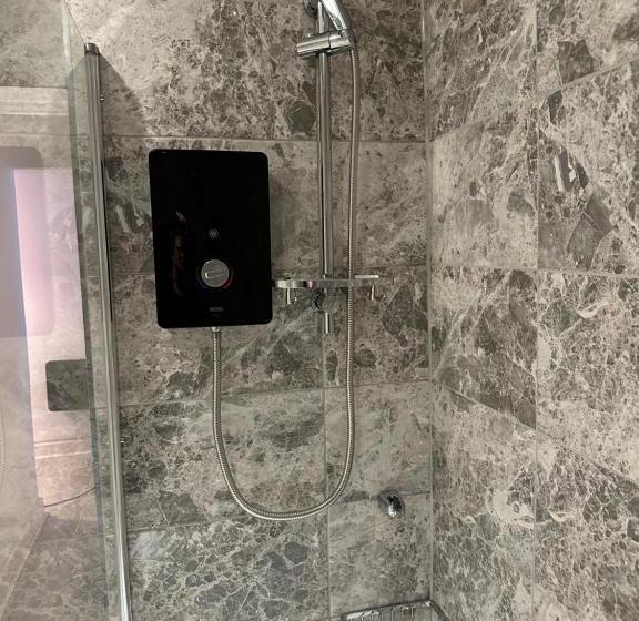 Central Brighton   1 Bedroom Apartment, Sleeps 4