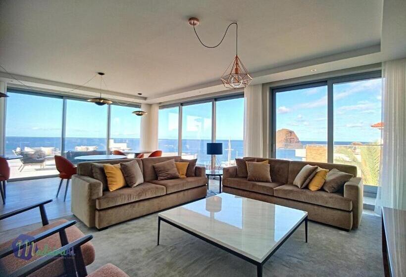 Pearls Beach Penthouse