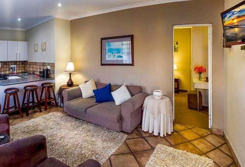 פנסיון Room In B&b   Guest Lodge, Double Bed And Sofa Bed Max. 4 Guests, Near Port Elizabeth