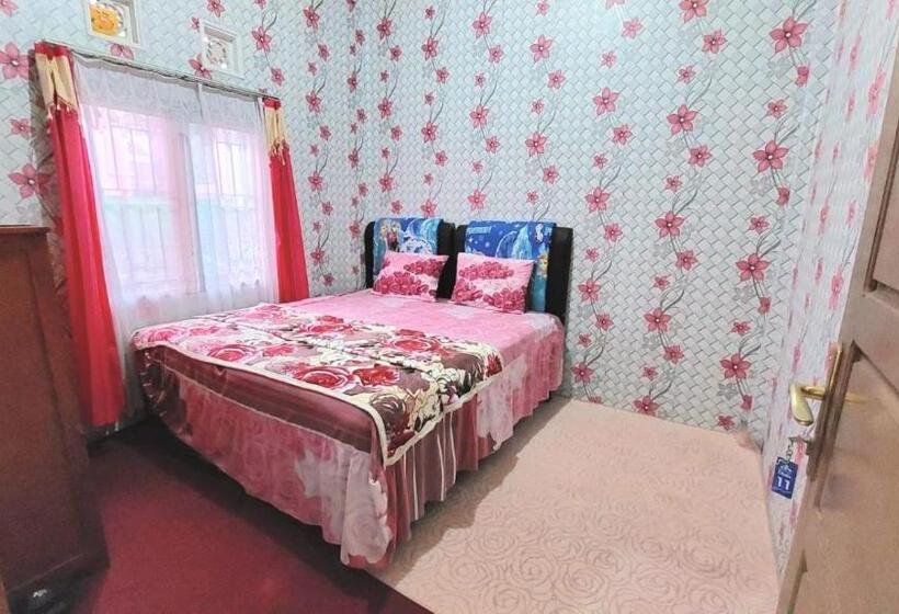 ペンション Penginapan Syariah Dhifa Indonesian Only