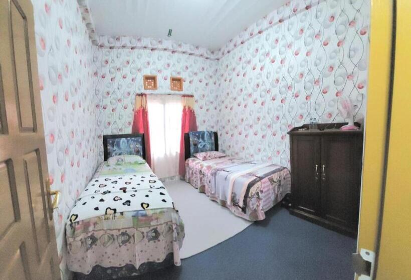 ペンション Penginapan Syariah Dhifa Indonesian Only