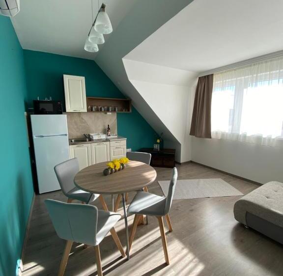 Platán Apartmanház