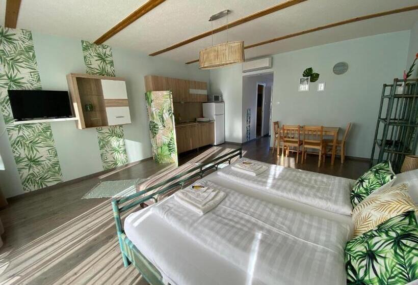 Platán Apartmanház