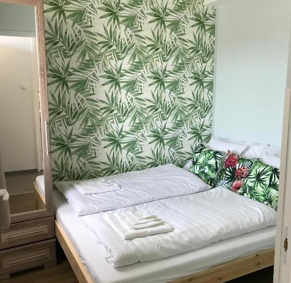 Platán Apartmanház