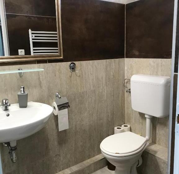 Platán Apartmanház