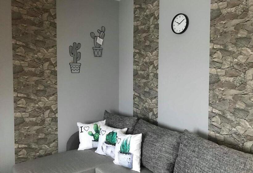 Platán Apartmanház