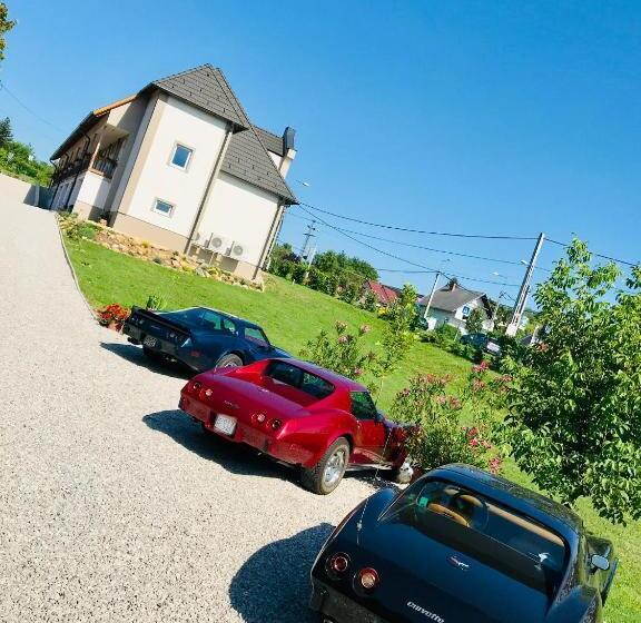 Platán Apartmanház