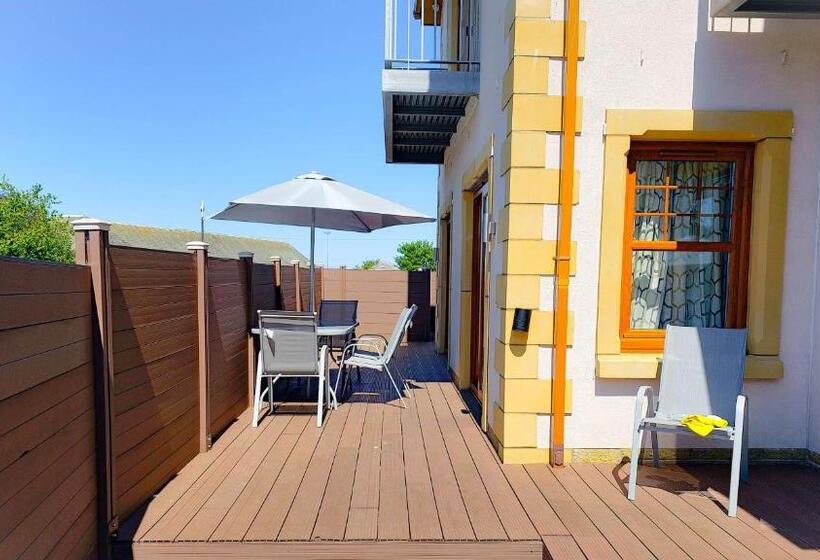 St Martin S House With Hot Tub