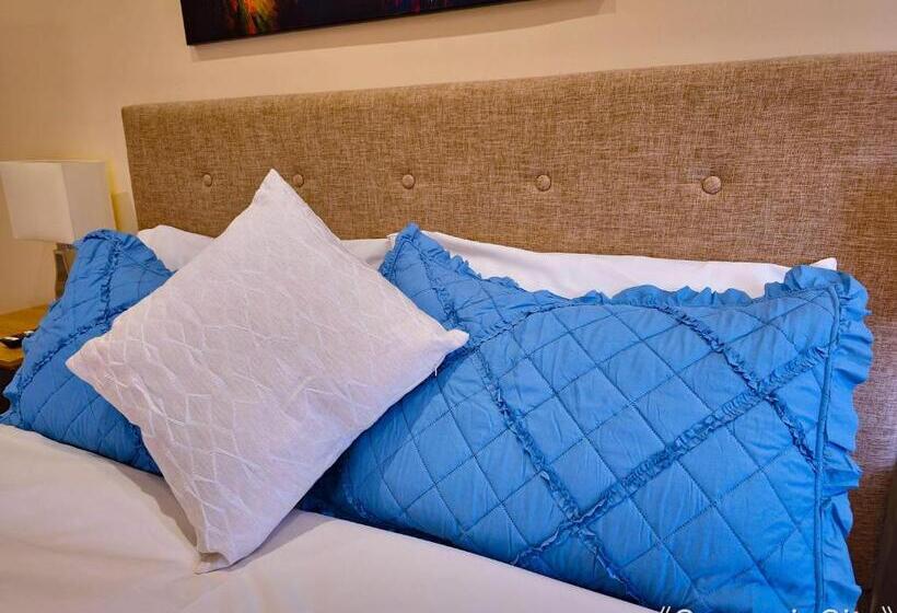 St Martin S House With Hot Tub