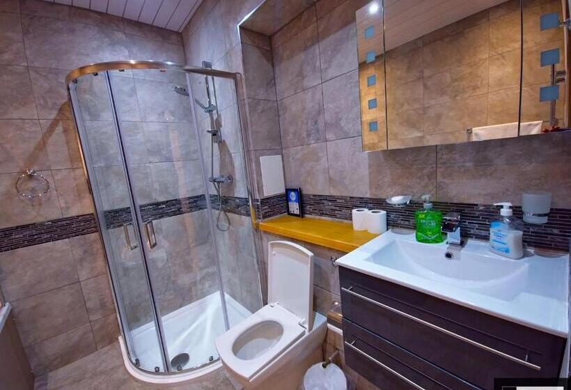 St Martin S House With Hot Tub