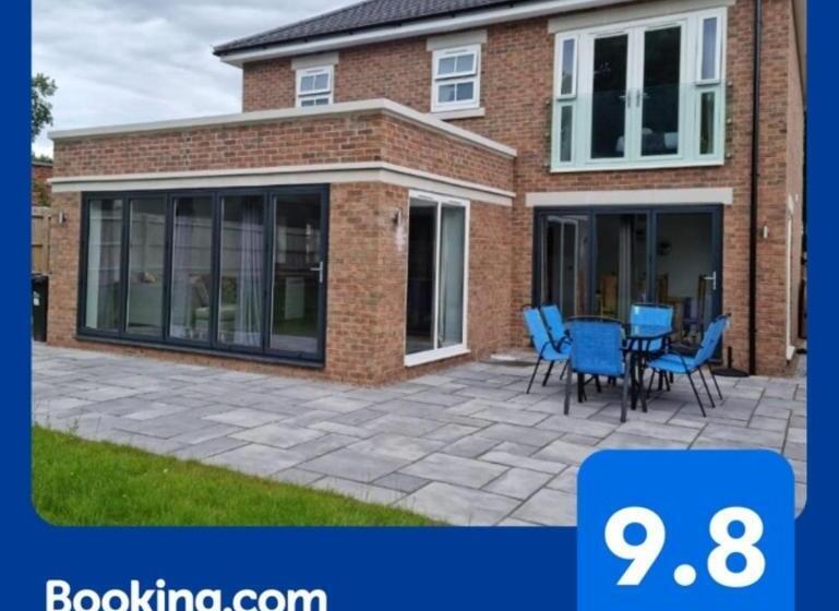 The Orchard   Spacious 5 Bed