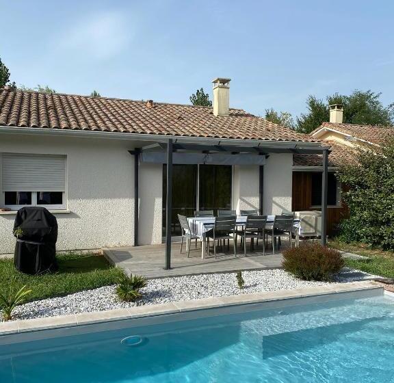 Villa Le Faré 10 Min Des Plages   Climatisée   8 Pers   Piscine Chauffée Du 1er Mai Au 30 Sept