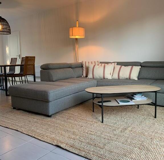 Villa Le Faré 10 Min Des Plages   Climatisée   8 Pers   Piscine Chauffée Du 1er Mai Au 30 Sept