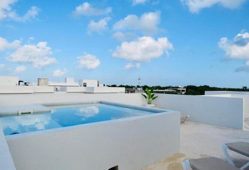 Amazing Luxury Penthouse With Sunset,sunrise View, Private Jacuzzi And Rooftop Pool