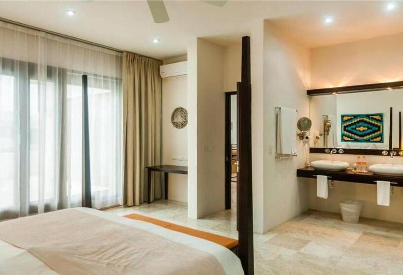 Amazing Luxury Penthouse With Sunset,sunrise View, Private Jacuzzi And Rooftop Pool