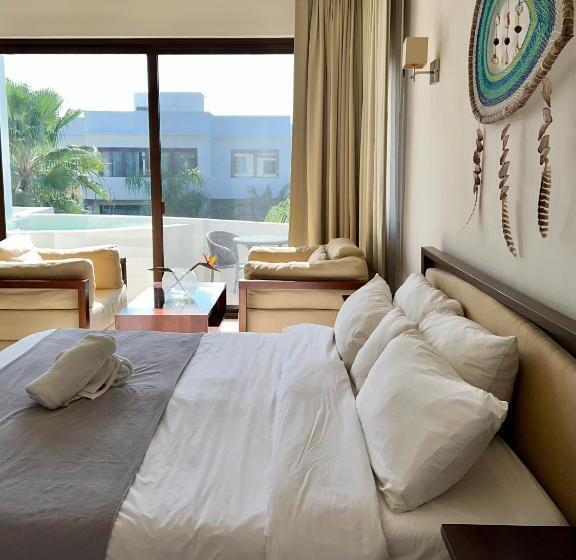 Amazing Luxury Penthouse With Sunset,sunrise View, Private Jacuzzi And Rooftop Pool