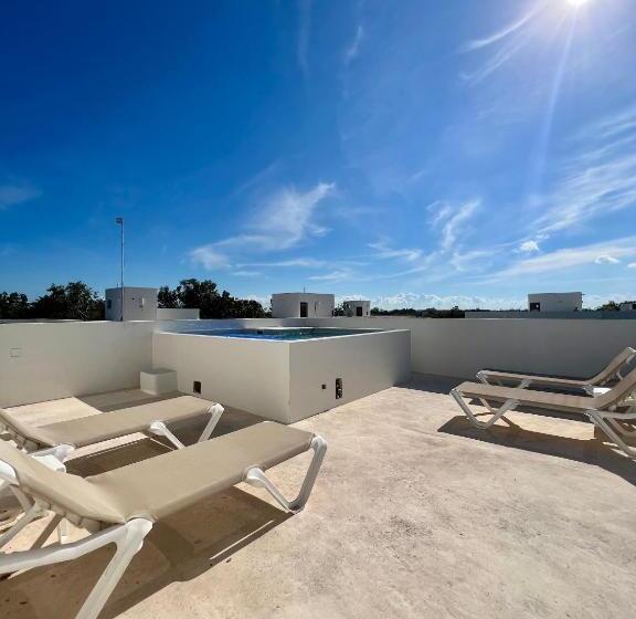 Amazing Luxury Penthouse With Sunset,sunrise View, Private Jacuzzi And Rooftop Pool
