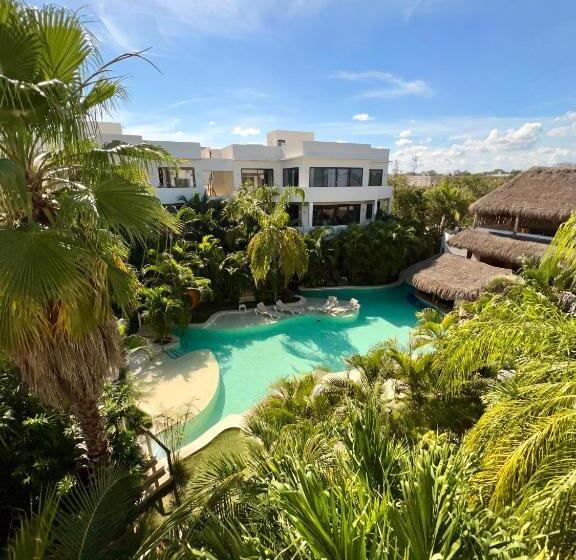 Amazing Luxury Penthouse With Sunset,sunrise View, Private Jacuzzi And Rooftop Pool