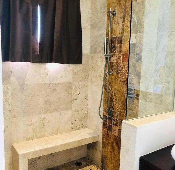 Amazing Luxury Penthouse With Sunset,sunrise View, Private Jacuzzi And Rooftop Pool