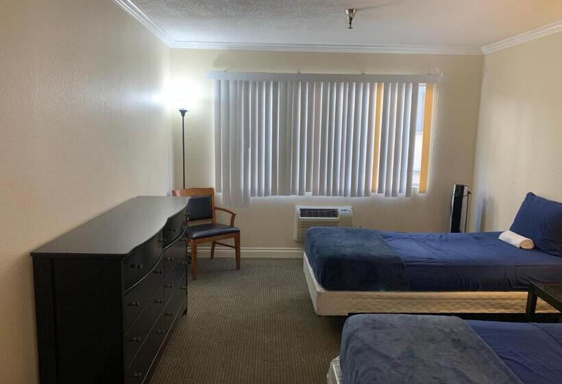 Charming Double Bed Hotel Style