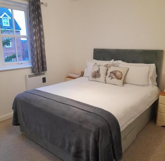 Glastonbury Town Center Entire Apartment