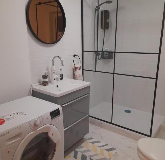 Glastonbury Town Center Entire Apartment