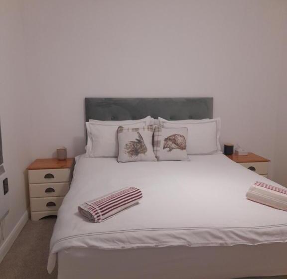 Glastonbury Town Center Entire Apartment