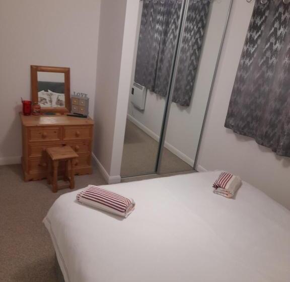 Glastonbury Town Center Entire Apartment