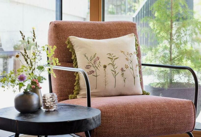 Holzhackerin   The Charming Haus Am Berg