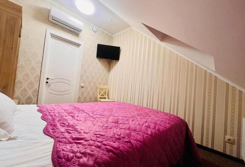 Hotel готель лаванда