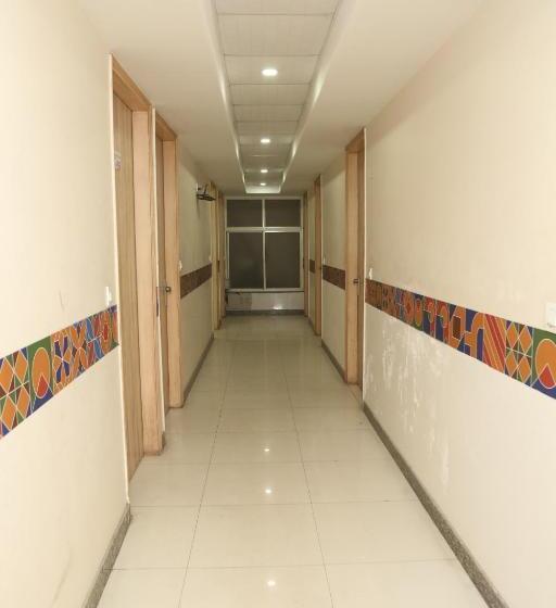 Fabhotel Aman Inn Near Igi Airport New Delhi