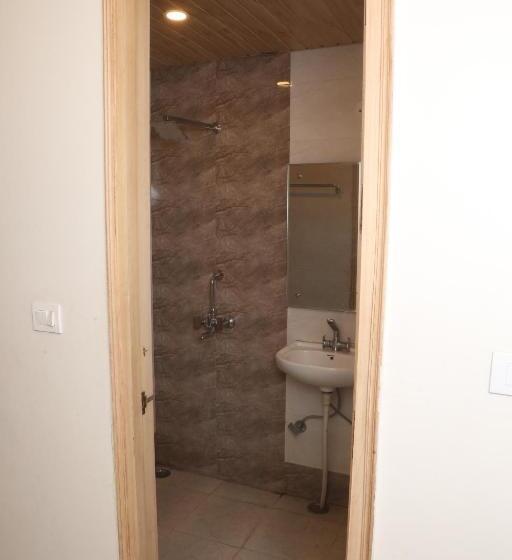 Fabhotel Aman Inn Near Igi Airport New Delhi