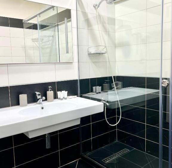 בית מלון כפרי Brooklyn Vlore