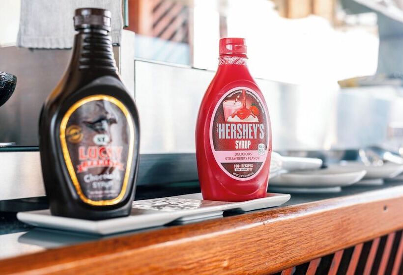 Canary Nungwi Hotel & Restaurant