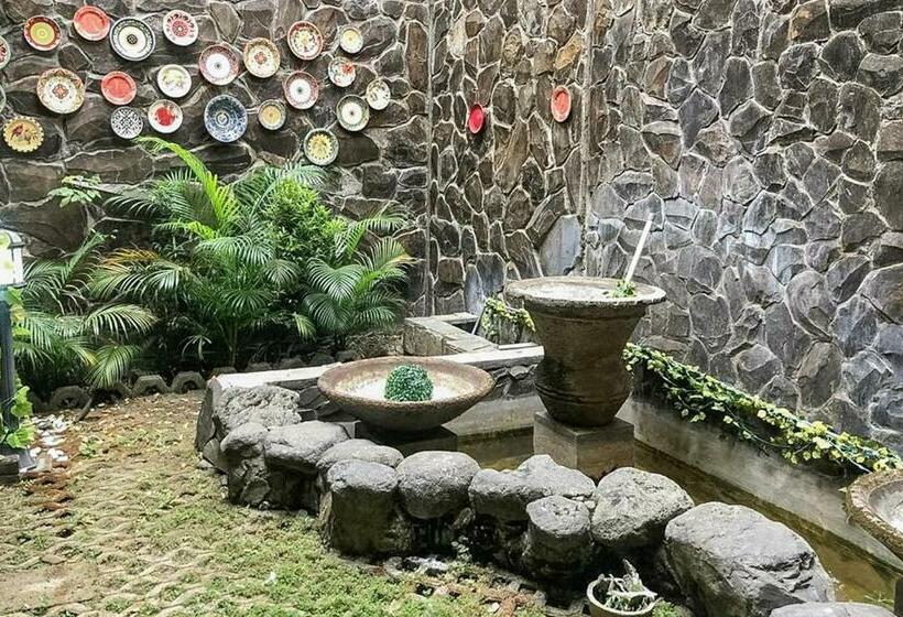 ホテル Koolkost @ Margorejo