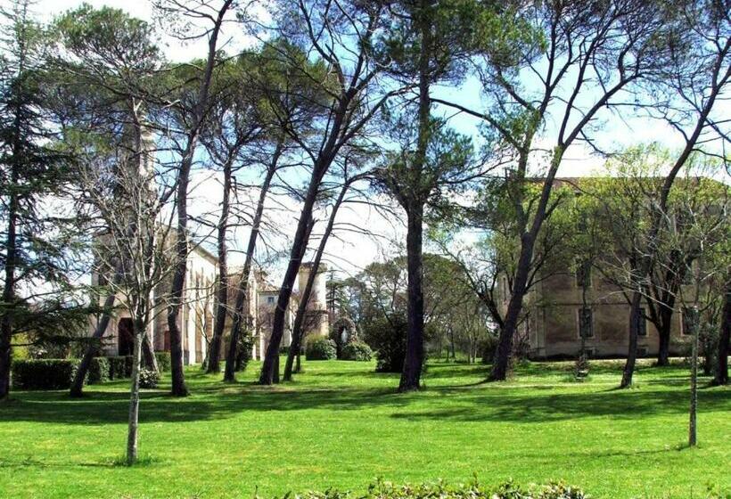 فندق La Gardiolle   Montfort