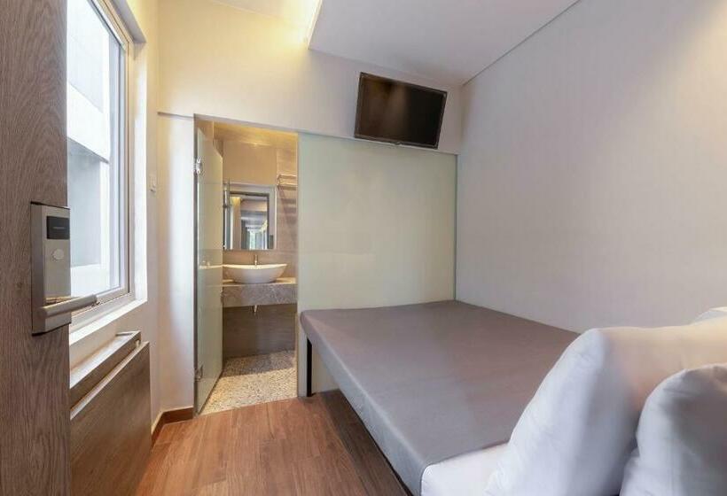 호텔 Livinn Juanda Airport Surabaya