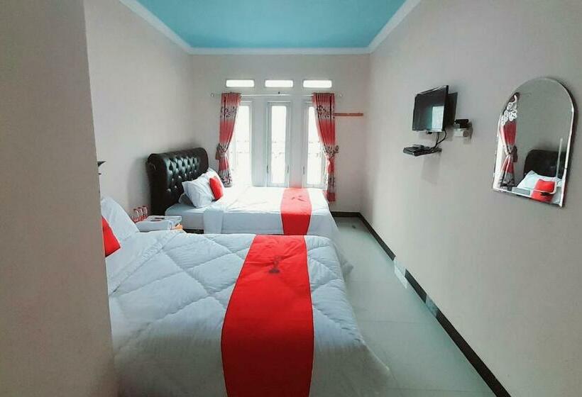 فندق Reddoorz Syariah Near Komplek Candi Arjuna Dieng 2