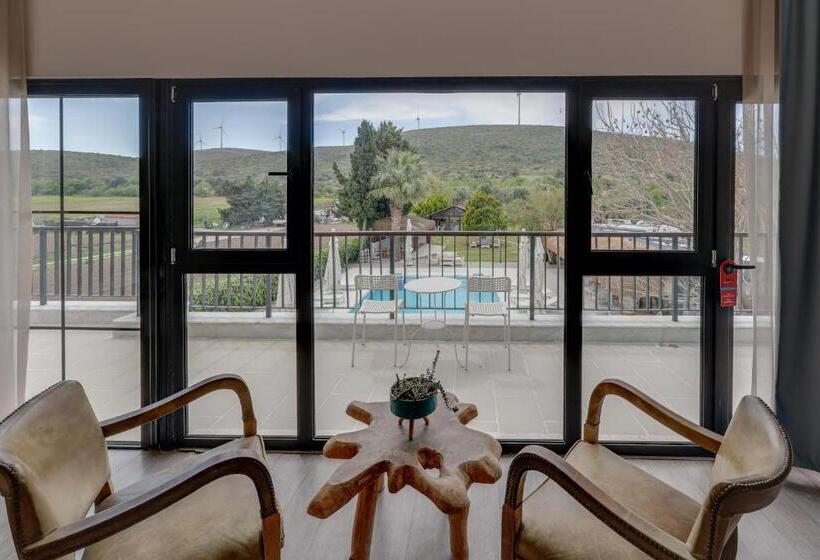 בית מלון כפרי Suess Alaçatı